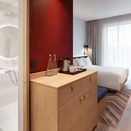 Hampton By Hilton מלון