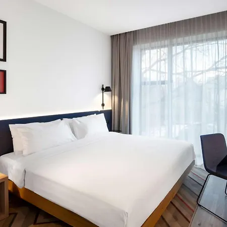 Hampton By Hilton 4* טאלין