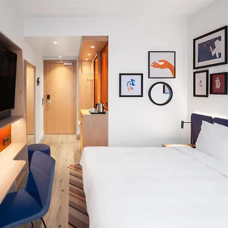 ホテル Hampton By Hilton 4*