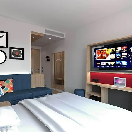 Hampton By Hilton מלון
