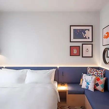 מלון Hampton By Hilton 4*
