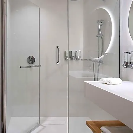 Hampton By Hilton 4*