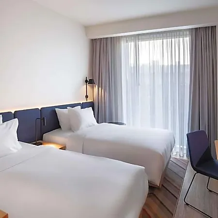 Hampton By Hilton 4*