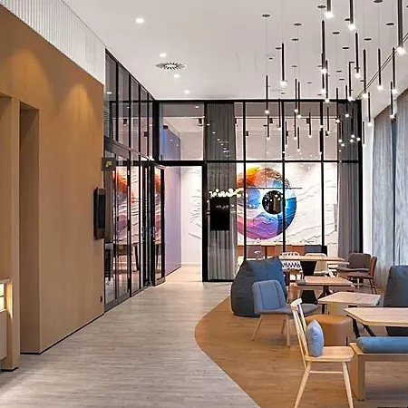 Hampton By Hilton מלון