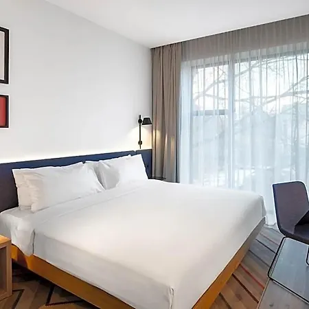 Hampton By Hilton 4*