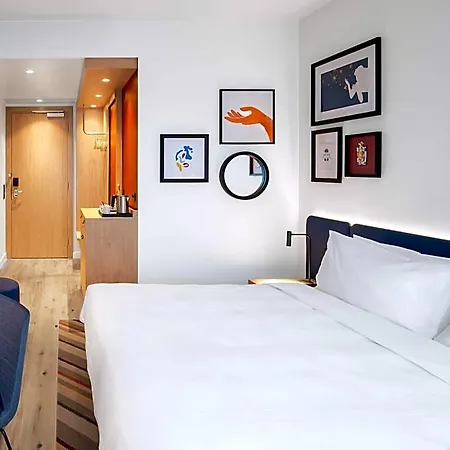 Hampton By Hilton فندق