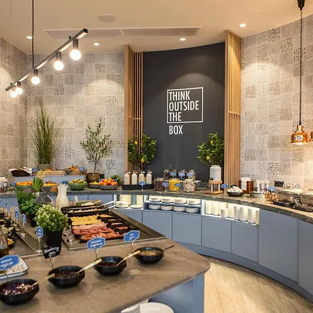 Hampton By Hilton 4* טאלין