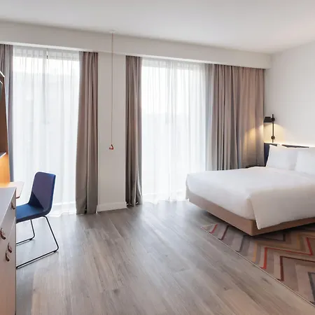 Hampton By Hilton 4*