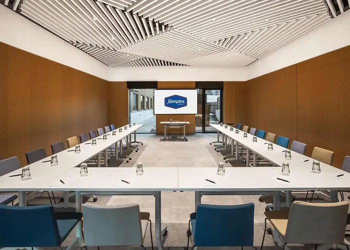 Hampton By Hilton 4*