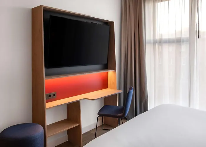 Hampton By Hilton 4*