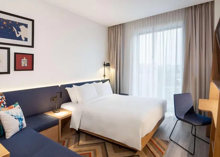 Otel Hampton By Hilton 4*