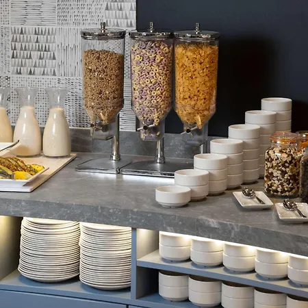 Hampton By Hilton Ξενοδοχείο 4*