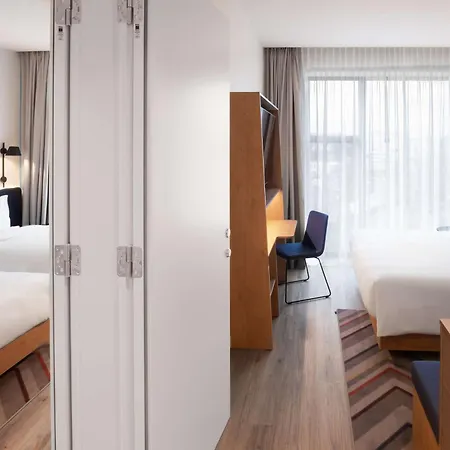 Hampton By Hilton 4*