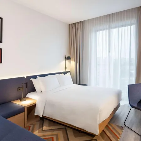 Ξενοδοχείο Hampton By Hilton 4*