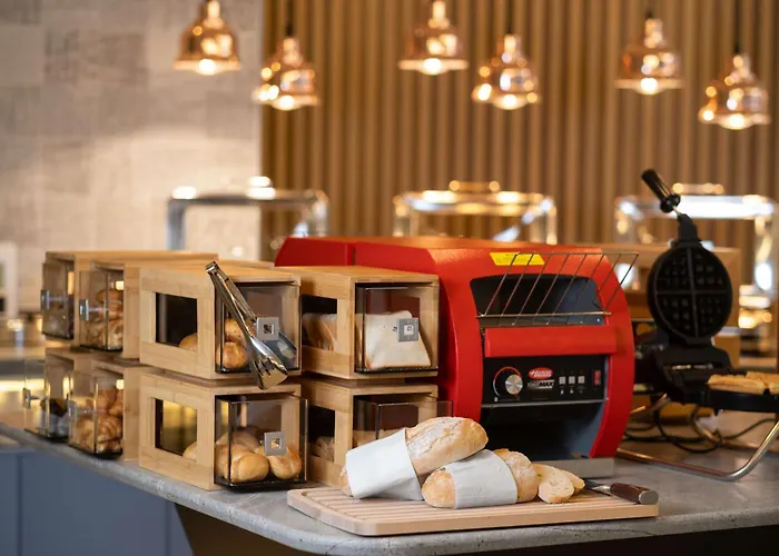 Hampton By Hilton 4*