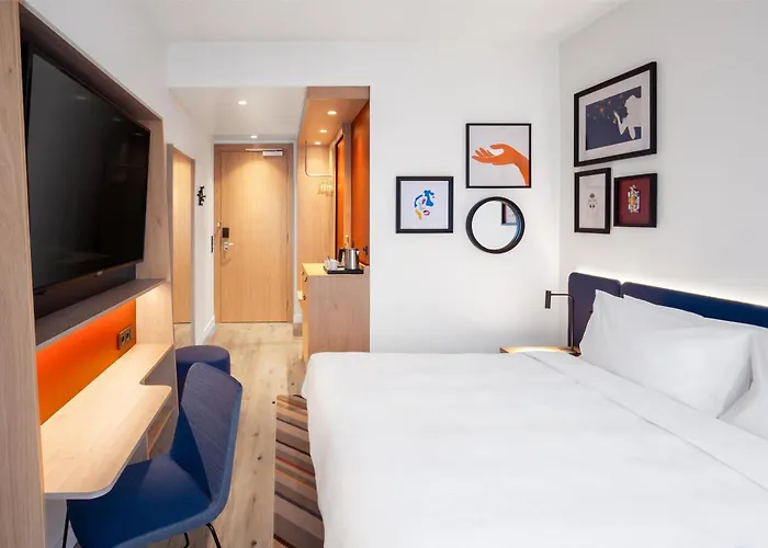 ホテル Hampton By Hilton 4*